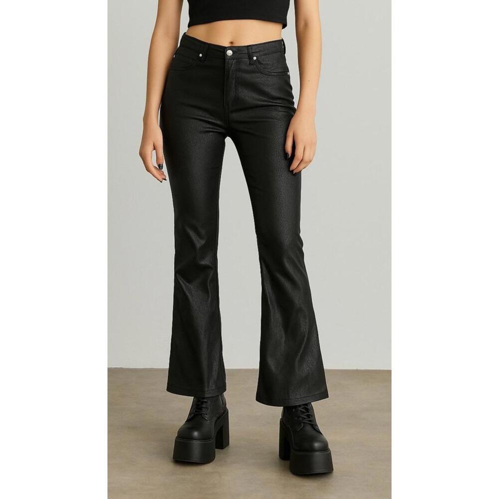 Tilt Black Shiny Snakeskin Print Flare Pants Y2K Style Women’s Size 7/8 Low Rise